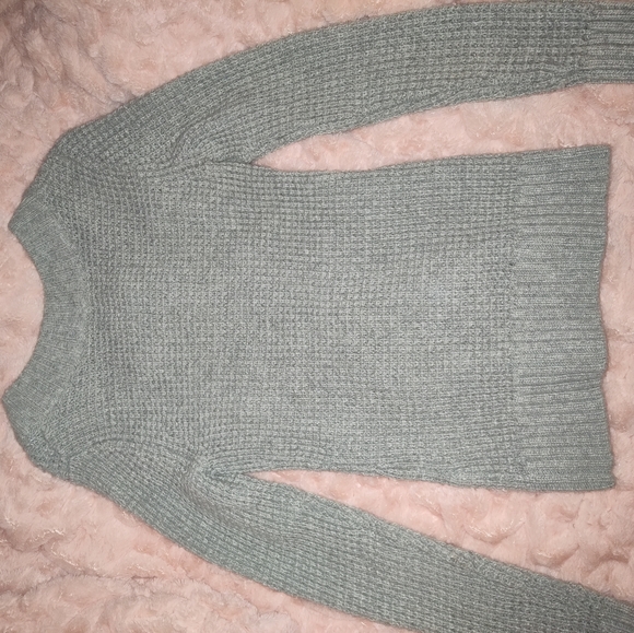 🔥 SALE! 6/$29 Scoop Neck Button Up Sweater - Picture 6 of 6